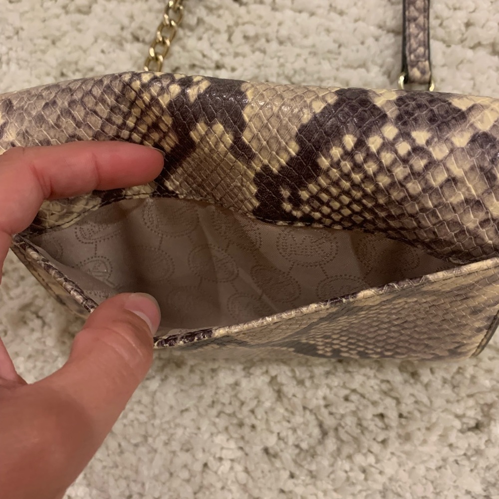 micheal kors crossbody